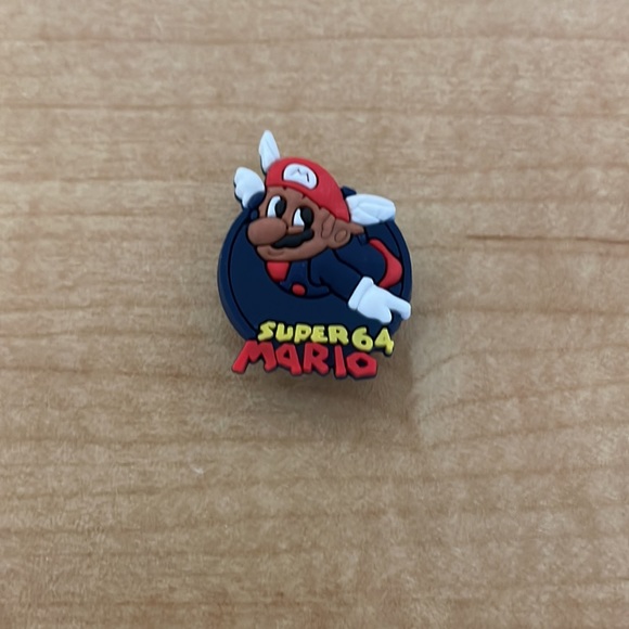 Crocs Disney characters and cartoons jibbitz,set of 8, Disney/Dreamworks charms - Picture 4 of 9